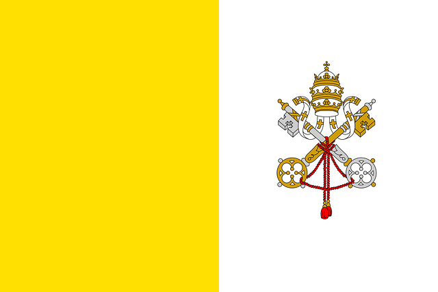 Vatikán vlajka bílý a žlutý svislý pruh se znakem