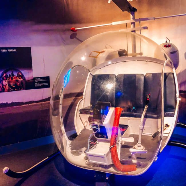 ABBA The Museum Stockholm - Helikoptéra z coveru desky skupiny ABBA