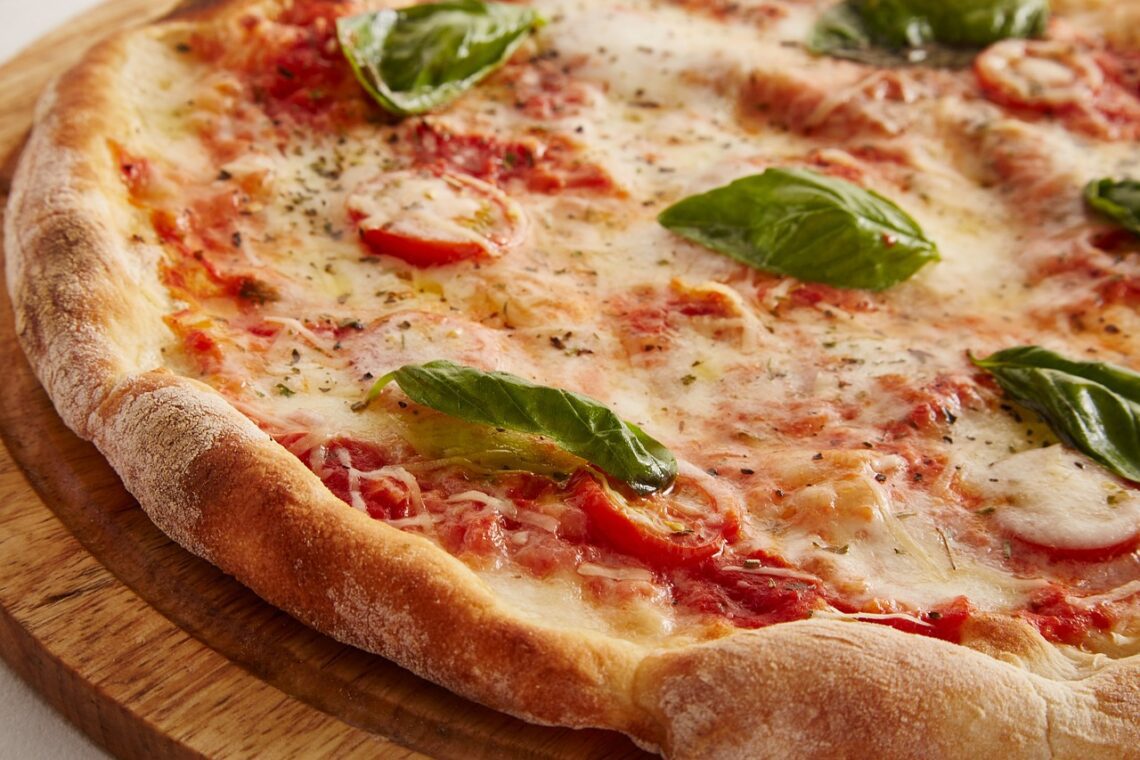 Italská pizza Napolitana, Jídlo v Itálii