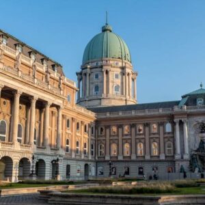Kupole na Budínském hradě, jedné z památek v Budapešti