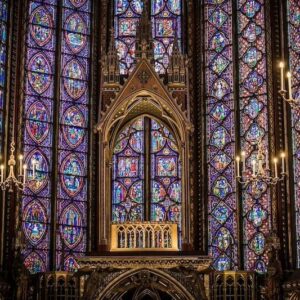 Vitrážová okna v Sainte Chapelle v Paříži - tajný tip, co vidět v Paříži